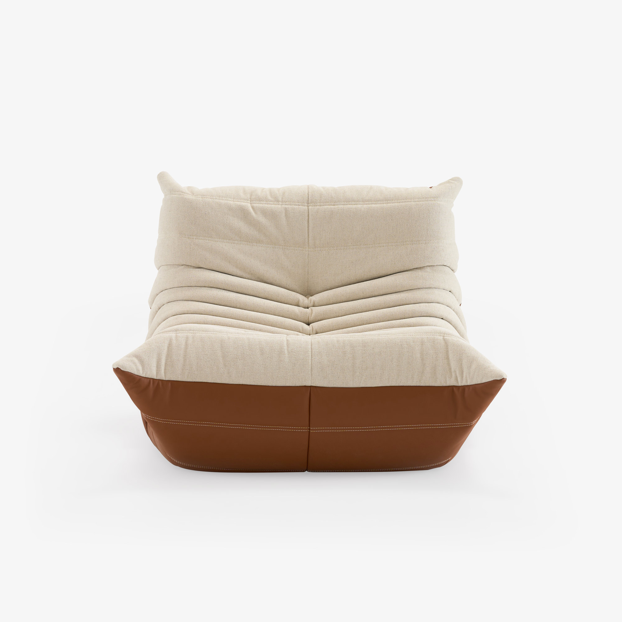 Image Fireside chair in grège   1