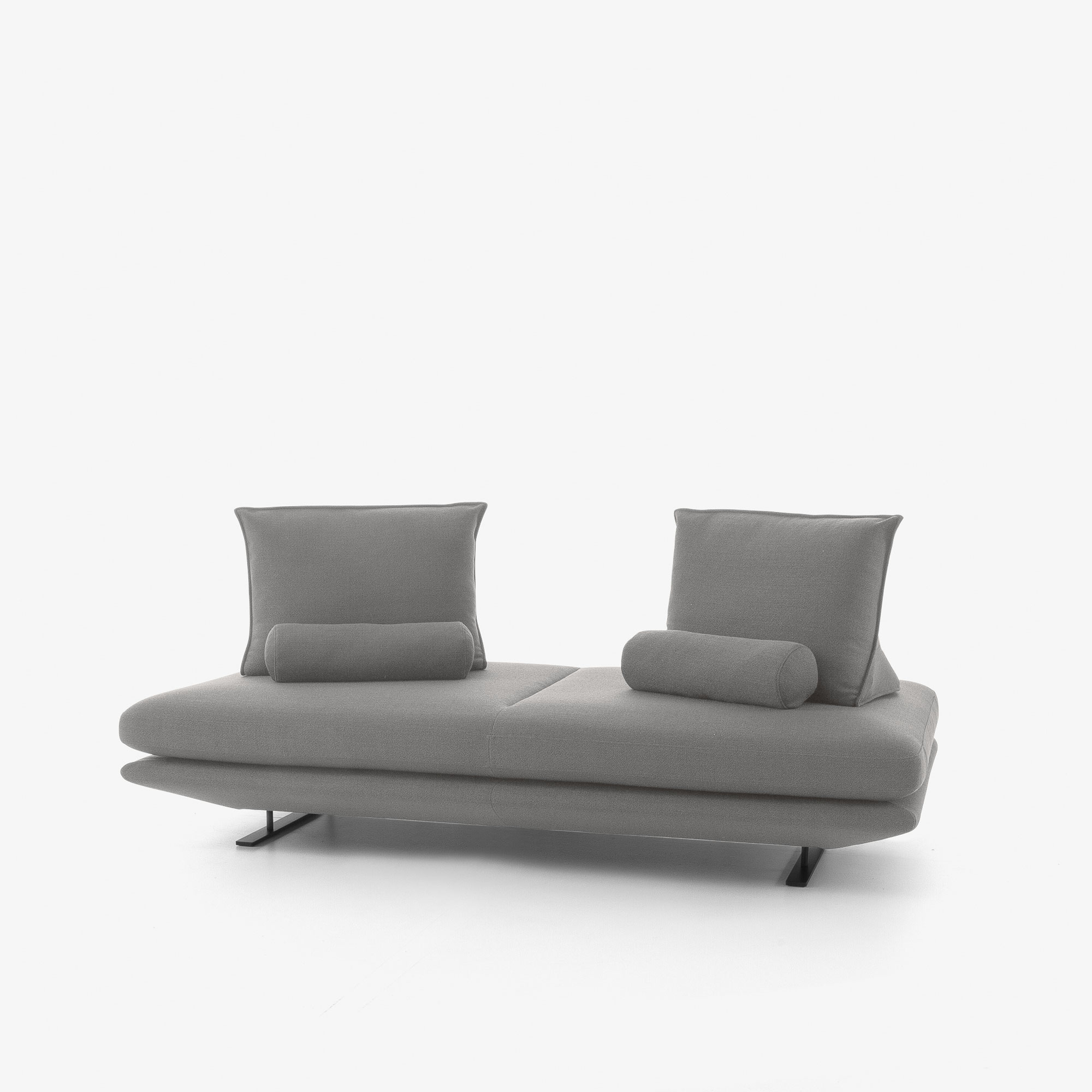 Image Medium settee - d 120   2